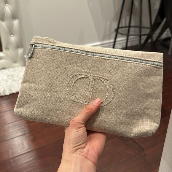 Christian Dior cosmetics bag and skin creator - Picture 6 of 9